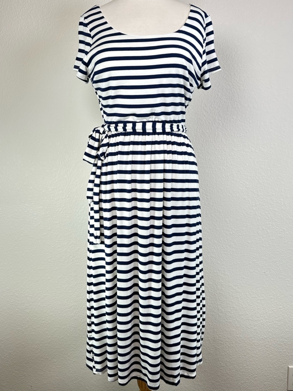Gilli Navy White Striped‎ Tie Waist Midi Dress Large